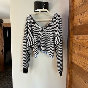 Urban Outfitters Oversized Black and White V-Neck Sweater